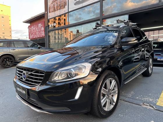 VOLVO XC60 2.4 D5 KINETIC DIESEL AWD 4P AUTOMÁTICO